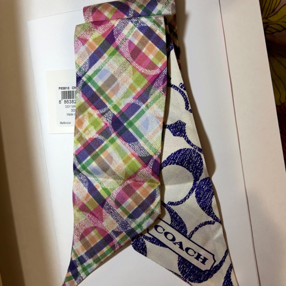 COACH SIGNATURE  SIGNATURE C/MADRAS 100% SILK PONYTAIL SCARF NWT RETIRED - Picture 3 of 5